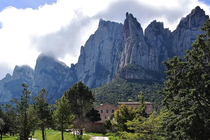 Montserrat,Vineyard, Wine Tasting Small Group Tour & Hotel Pickup - The Montserrat Museum is optional, not essential for everyone