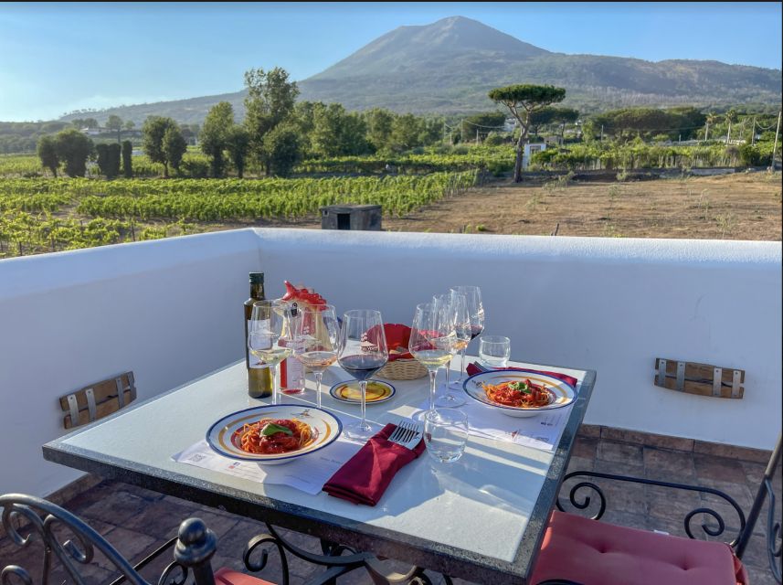 Mount Vesuvius: Vineyard Tour with Wine Tasting and Lunch - Tasting white, rosé, and red Lacryma Christi