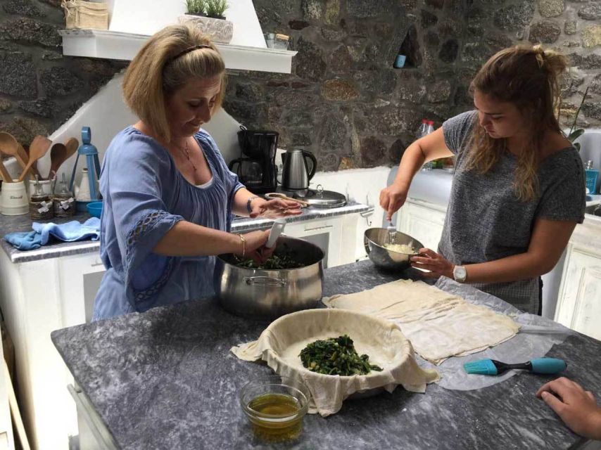 Mykonos: Cooking Class with Food and Wine - Cooking tzatziki, spanakopita, and gemista