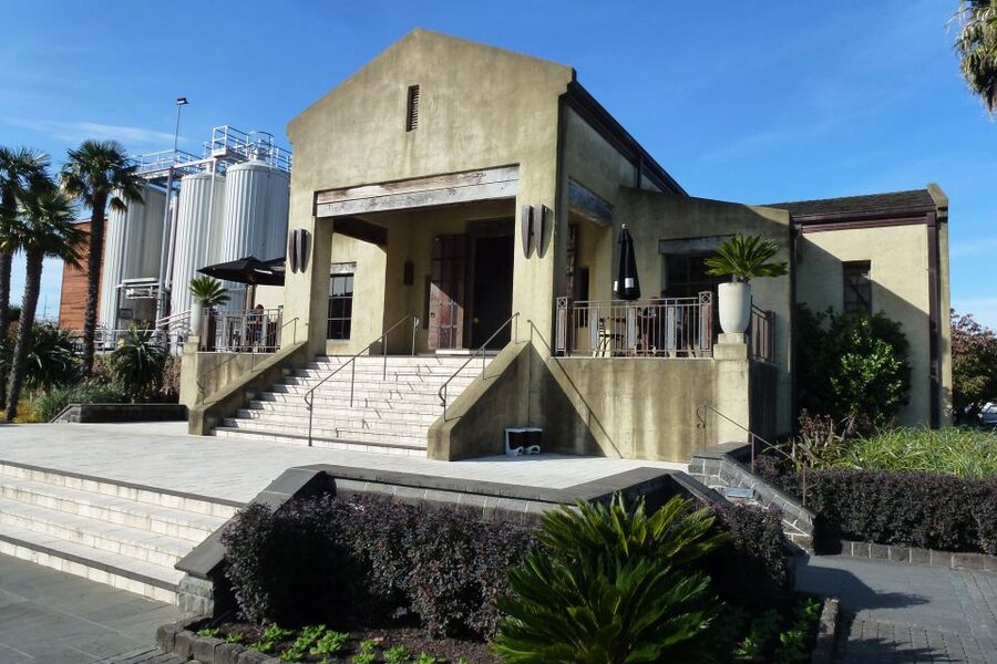 Napier: Winery + Gin Tasting Tour with Lunch Thu Fri Sat - The National Gin Distillery in Napier’s old port