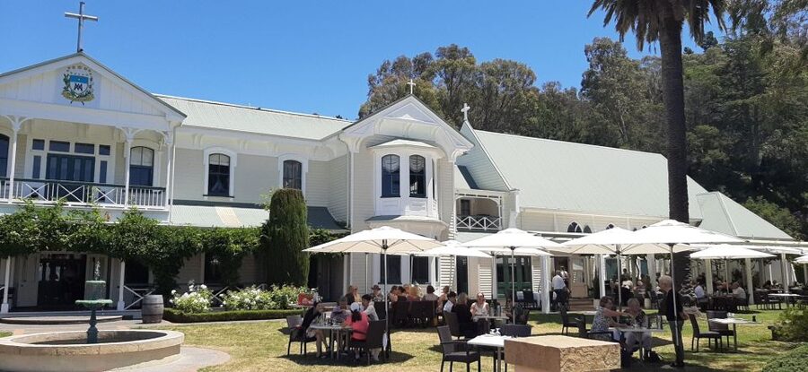 Napier: Winery + Gin Tasting Tour with Lunch Thu Fri Sat - The drive to Askerne Estate