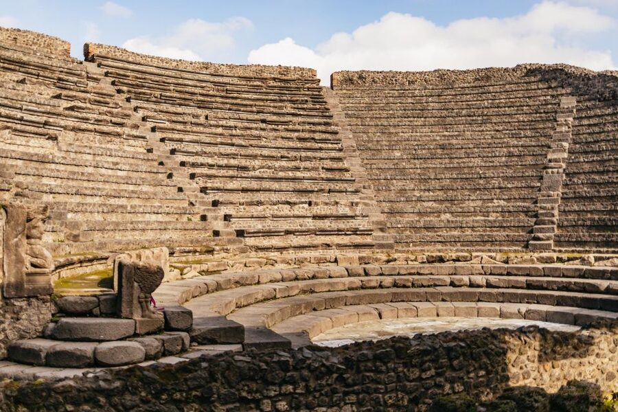 Naples: Pompeii and Mt. Vesuvius with Lunch and Wine Tasting - Choosing between the summit and the lava route