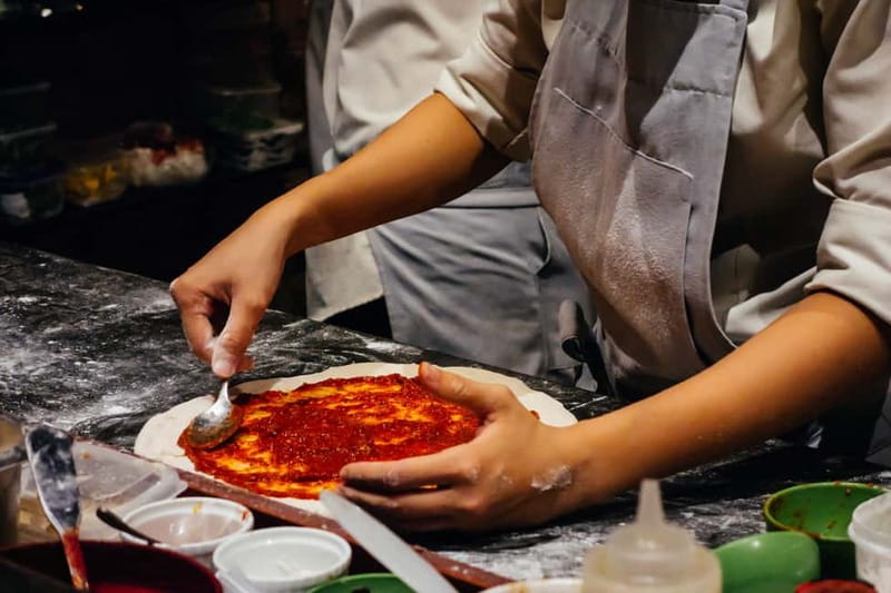 Naples: Premium Pizza Class From Dough to Dessert & Wine - Entering a World Champion Neapolitan pizzeria