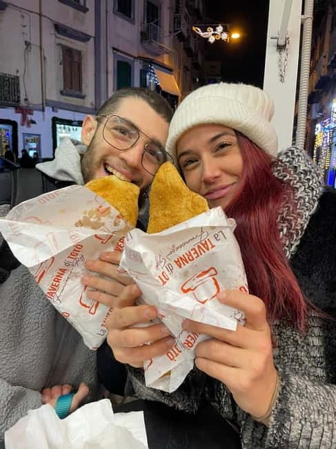 Naples: Street Art, Wine and Food Tasting Walking Tour - Pizza, mozzarella, and savory local bites