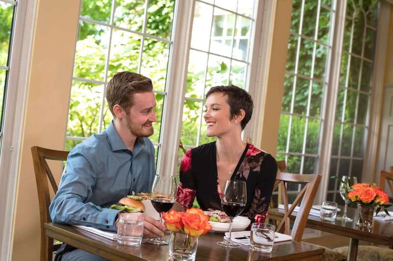 Niagara, Canada: Half-Day Winery Tour with Tastings - Lakeview Estates and the strongest tasting-room service