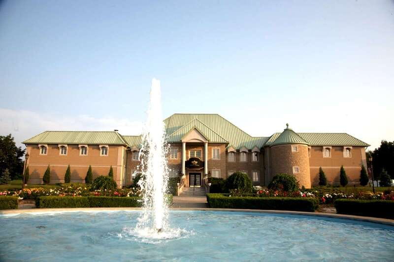 Niagara, Canada: Half-Day Winery Tour with Tastings - The guide can make or break the day