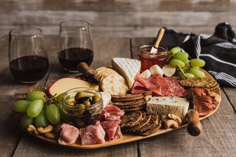 Niagara Falls: Winter Niagara Wine Tour with Transportation - Wayne Gretzky and Trius: Shopping, Not Free Tastings