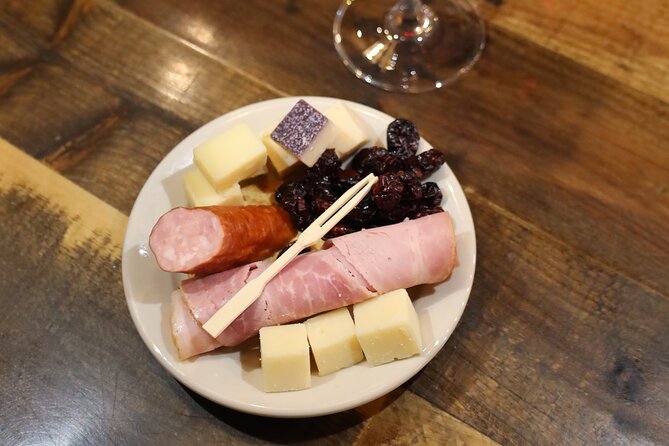 Niagara-on-the-Lake Small Group Wine Tasting Tour - The guides are a major part of the value