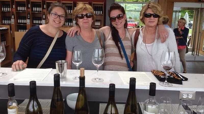 Niagara-on-the-Lake: Wine Tour with Tastings and Lunch - The final winery can be the most uneven stop