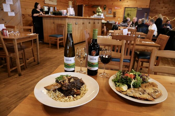 Niagara Wine Tour and Tastings with Transportation - Konzelmann Estate Winery and its Lake Ontario setting