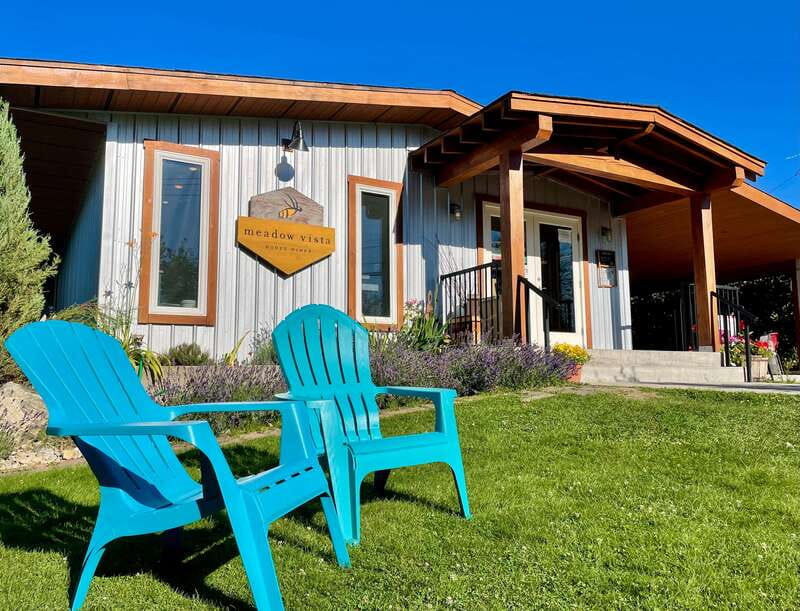 Okanagan Bee Tour, Wine Tasting and Lunch at Kelowna Winery - Practical details that can make the day smoother