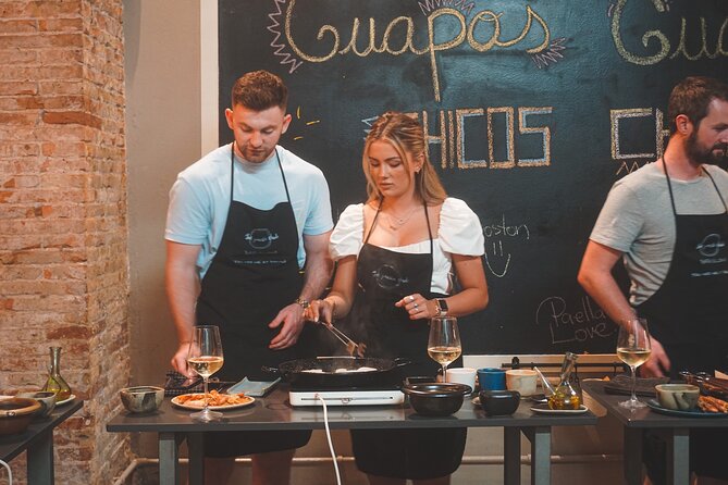 Paella Experience and Bottomless Wine in Barcelona - The quick take
