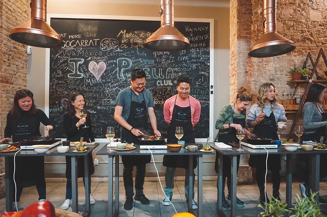 Paella Experience and Bottomless Wine in Barcelona - Starting with cava at 8 pm in Ciutat Vella