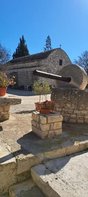 Paphos: Troodos Mountains Jeep Tour with Wine Tasting - The day at a glance