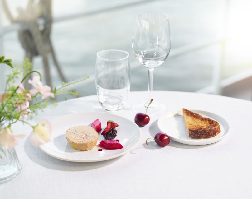 Paris: 3-Course-Dinner Cruise with Wine on the Seine River - Starting beside the Eiffel Tower at 6:30 pm