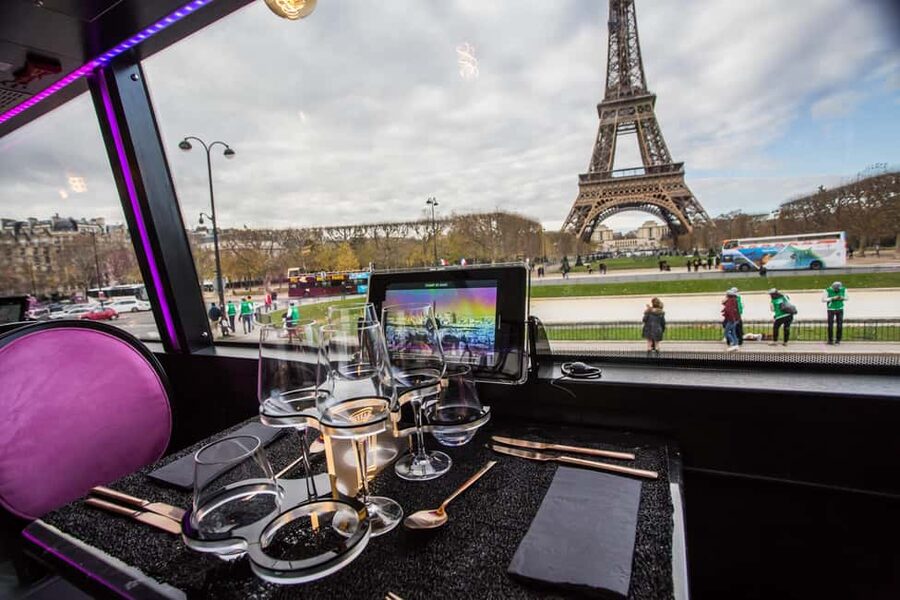 Paris: Bus Toqué Tour with 5-Course Dinner and Champagne - Boarding and settling in upstairs