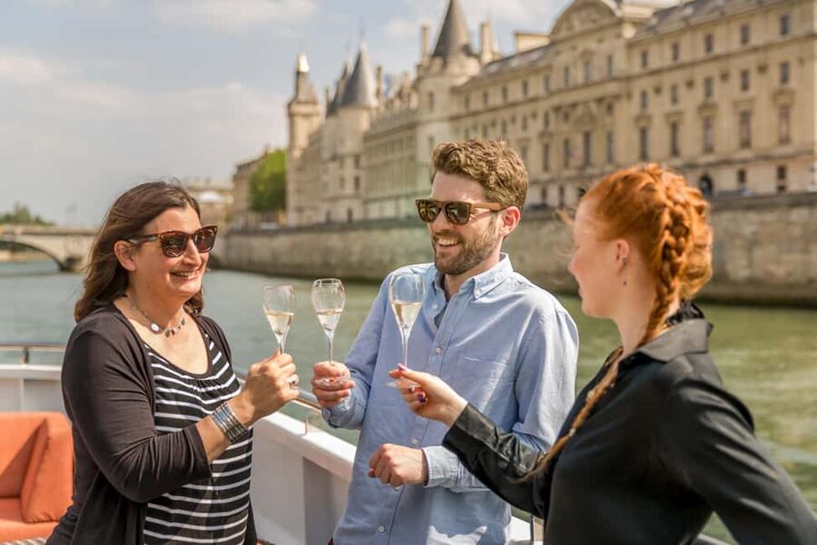 Paris: Champagne Tasting Cruise Departure from Eiffel Tower - Key points to know before booking