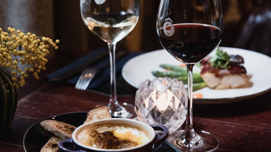 Paris: Dinner with Customized Wine Selection - The opening conversation with your sommelier