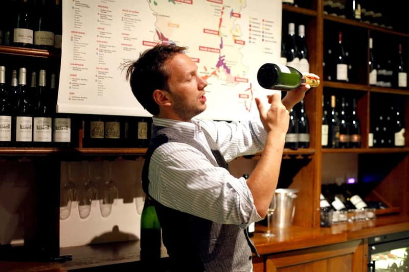 Paris: French Wine Tasting Class with Sommelier - Food pairing with bread, cheese, and charcuterie