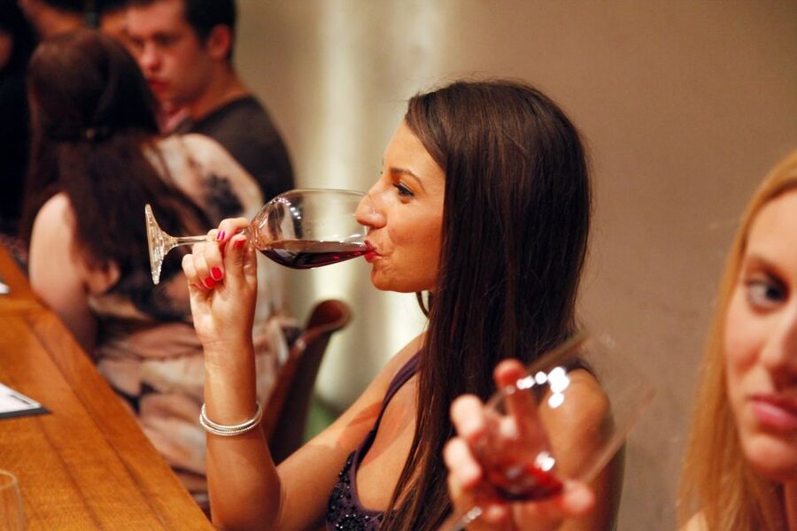 Paris: French Wine Tasting Class with Sommelier - Group size, sound, and the social side