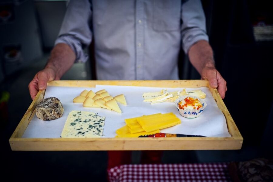 Paris: Le Marais District Food Tour with 10+ Tastings & Wine - Starting beside Saint-Paul and the old streets of Le Marais