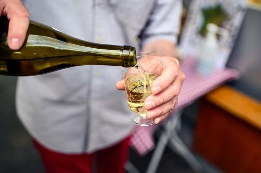 Paris: Le Marais District Food Tour with 10+ Tastings & Wine - Falafel in the Jewish quarter