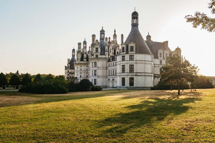 Paris: Loire Valley Chambord Castle, Wine Tasting & Lunch - Key points at a glance