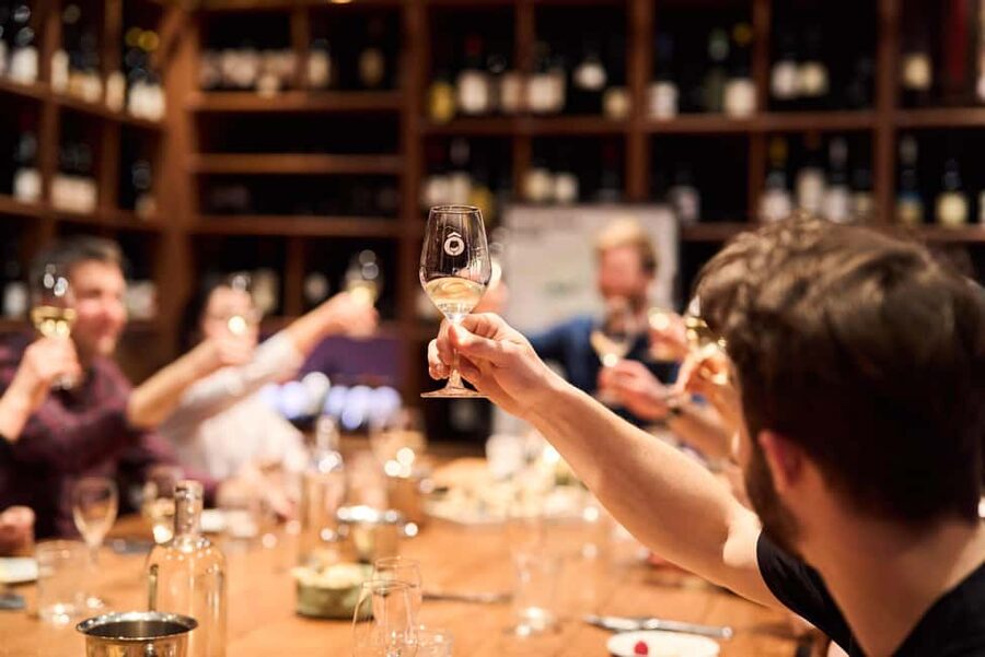Paris: O Chateau's Wine Tasting Dinner - A wine lesson three minutes from the Louvre