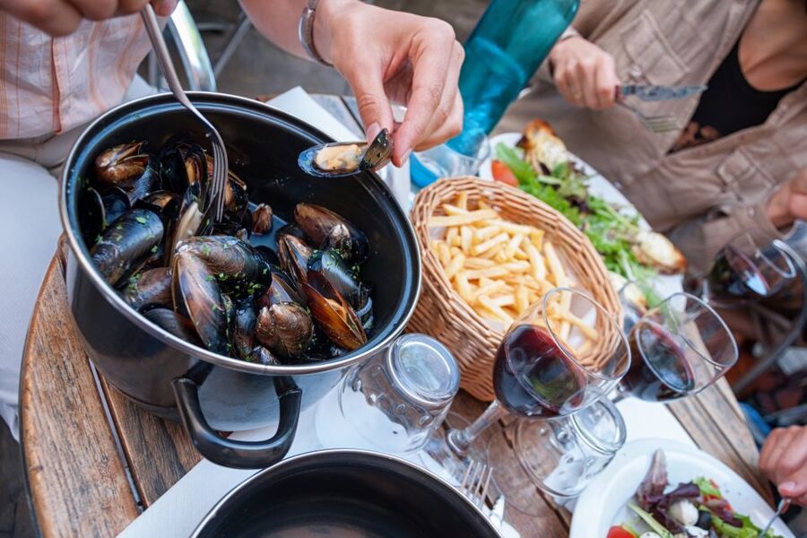 Paris: Private Food and Wine Tour in Le Marais - Le Bistrot de la Place and the more traditional French dishes