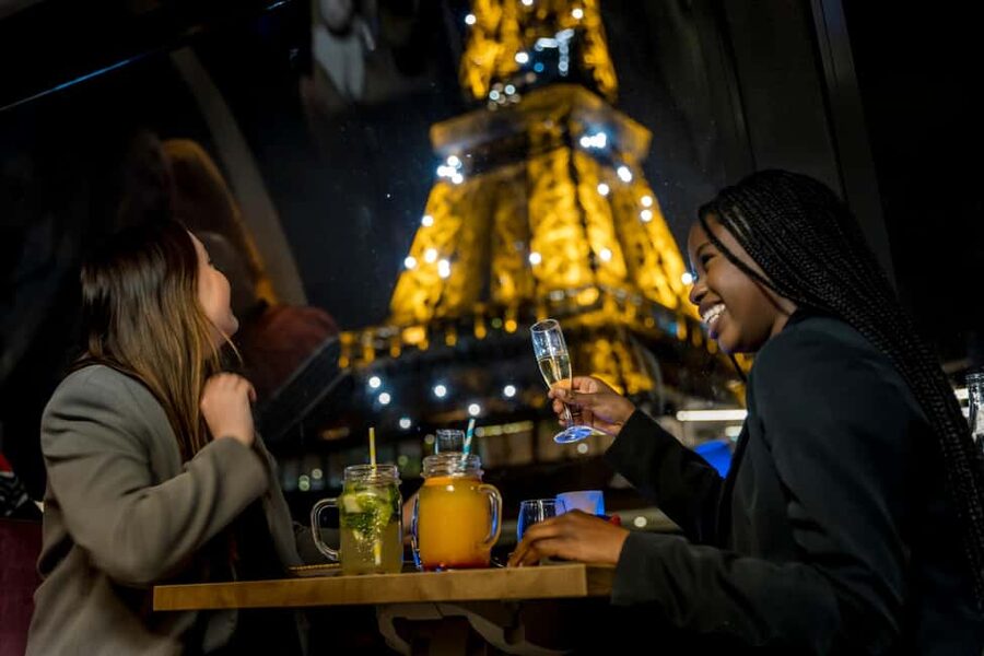Paris: Seine River Champagne Dinner Cruise with Live Music - The Meal and Service Onboard