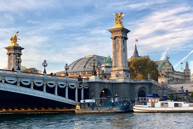 Paris Seine River Champagne Tasting Cruise - A Champagne lesson with Paris as the backdrop
