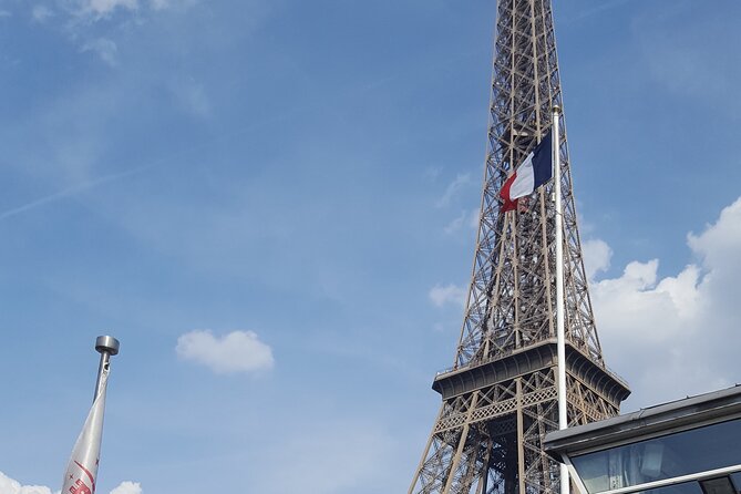 Paris Seine River Champagne Tasting Cruise - What the Champagne tasting is really like