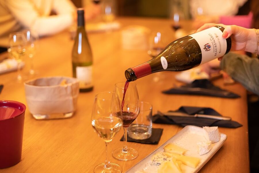 Paris: The Ultimate Wine and Cheese Tasting in English - Who should book this two-hour class?
