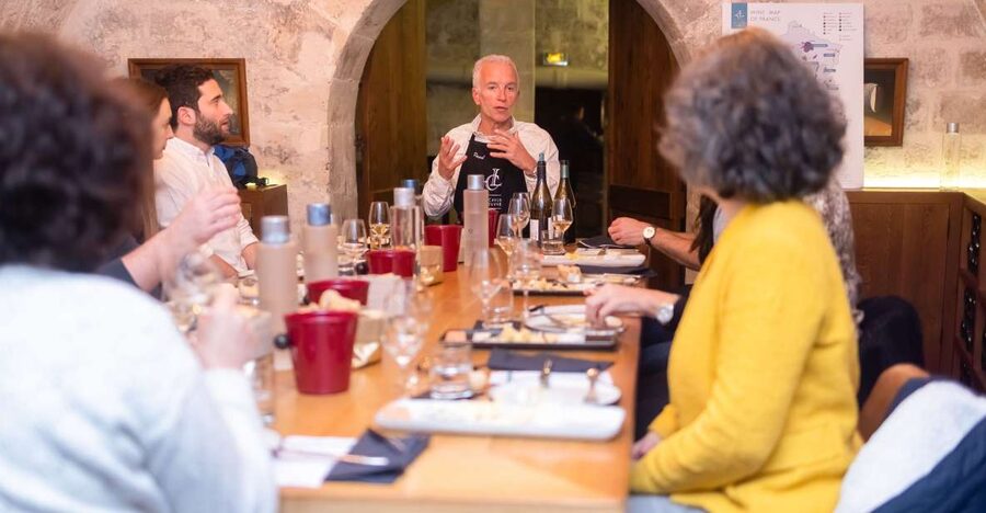 Paris: The Ultimate Wine and Cheese Tasting in English - Five white wines and five red wines