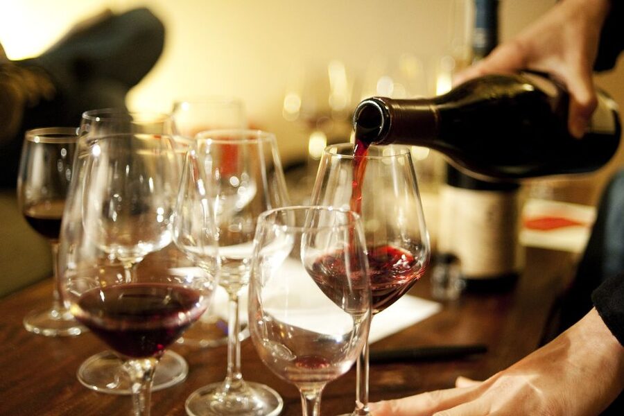 Paris: Wine and Cheese Tasting - Choosing three wines from independent producers