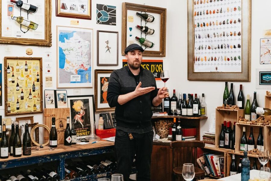 Paris: Wine Tasting Experience with 6 Wines and Cheese Board - Key points to know before booking