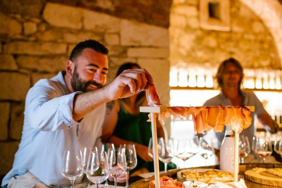 Pastrengo: Lake Garda Wine & Food Tasting in Historic Fort - The Lake Garda view and the value of the setting