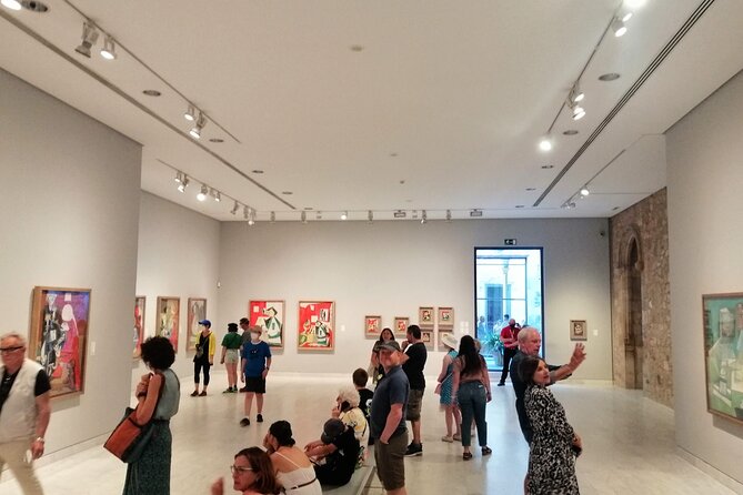 Picasso Museum and Walking Tour Plus Optional Wine & Food Tasting - Casa Llotja de Mar and Picasso as a student