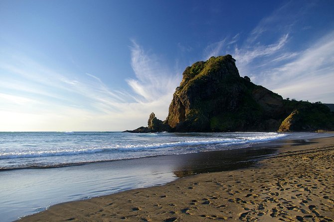Piha Waitakere Rainforest Wine Tour from Auckland - Piha Beach and the drama of Auckland’s west coast