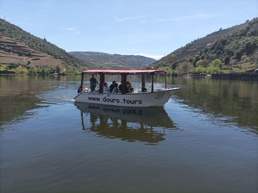 Pinhão: Douro River 50-min Boat Trip with Port Wine - Quinta do Bomfim from the water