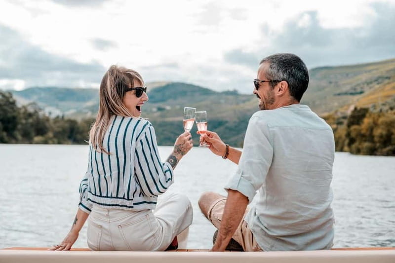 Pinhão: Douro River Solar Boat Tour with Wine Tasting - Wine Tasting with Adega de Favaios