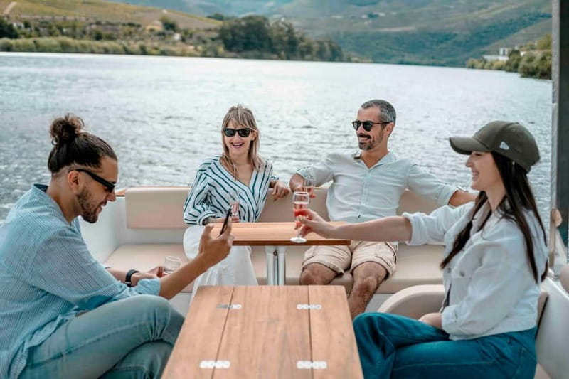 Pinhão: Douro River Solar Boat Tour with Wine Tasting - The Return Ride: A Calm Finish