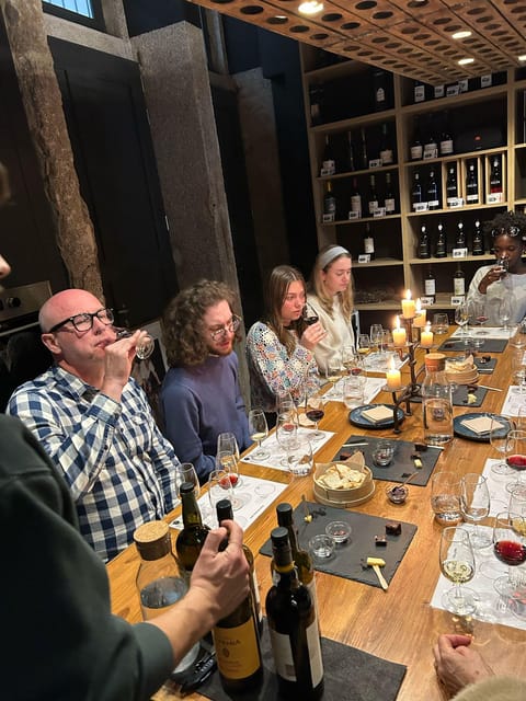 Port Wine class with 3 or 5 Port tasting and pairings - A Port lesson in Porto’s most convenient corner