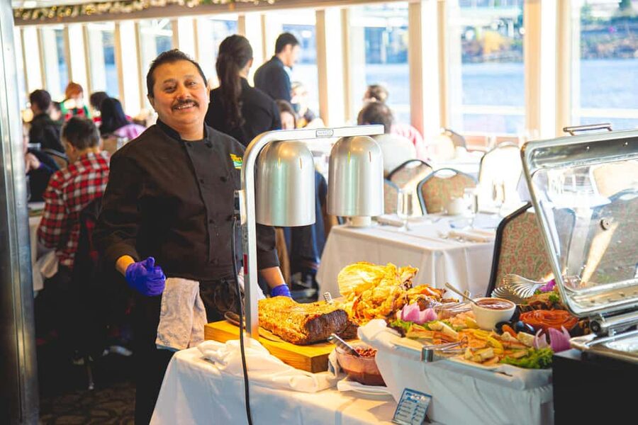 Portland: Champagne Brunch Cruise on Willamette River - Live piano keeps the meal from feeling ordinary