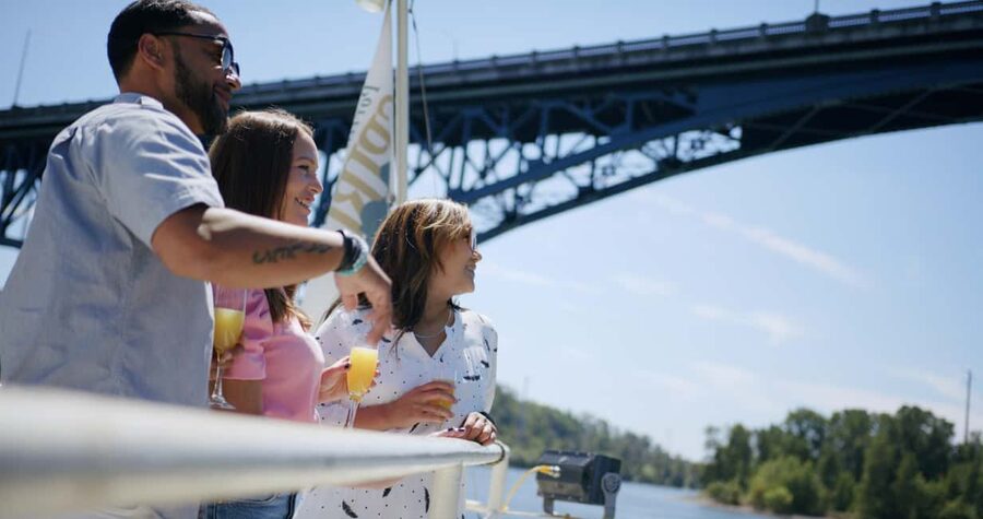 Portland: Champagne Brunch Cruise on Willamette River - Who will enjoy this Portland cruise most