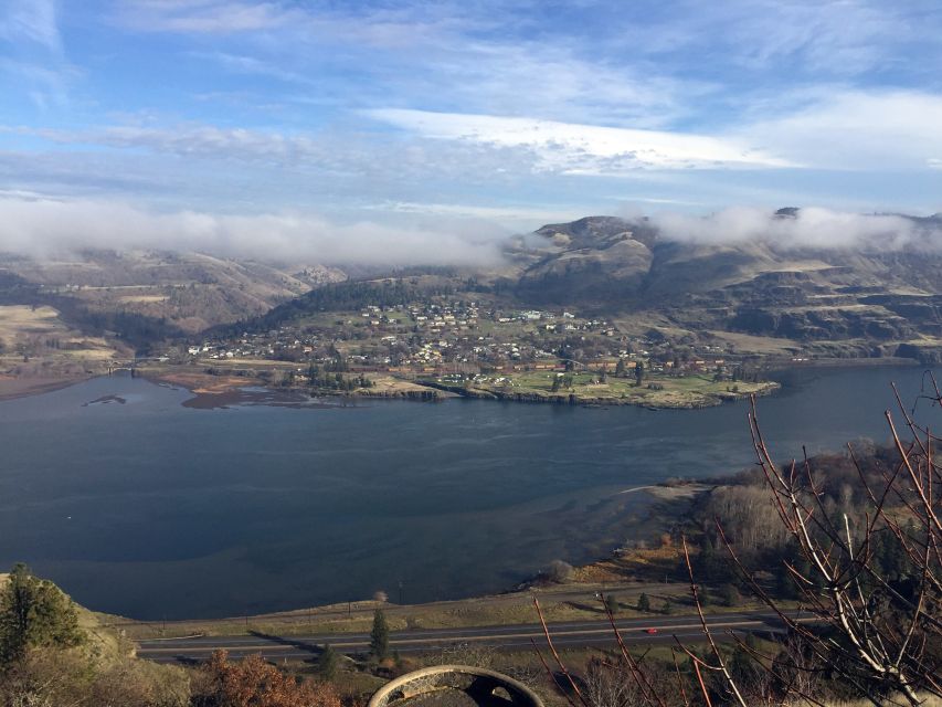 Portland: Mount Hood Wine and Waterfalls Full-Day Tour - Lunch and wine in the Hood River Valley