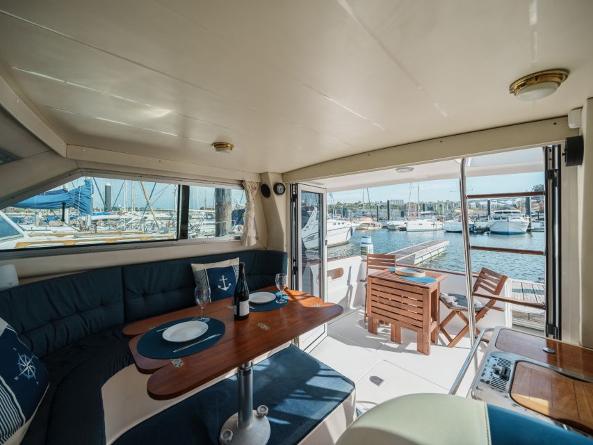 Porto: 6 Bridges Cruise & Port Wine with Sunset Option - Drinks, snacks, blankets, and onboard comfort
