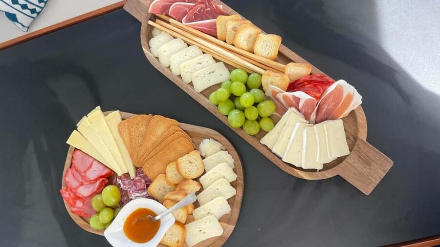 Porto: 6 Bridges Private Cruise with Local Wine and Snacks - Continuing toward Arrábida and Foz do Douro