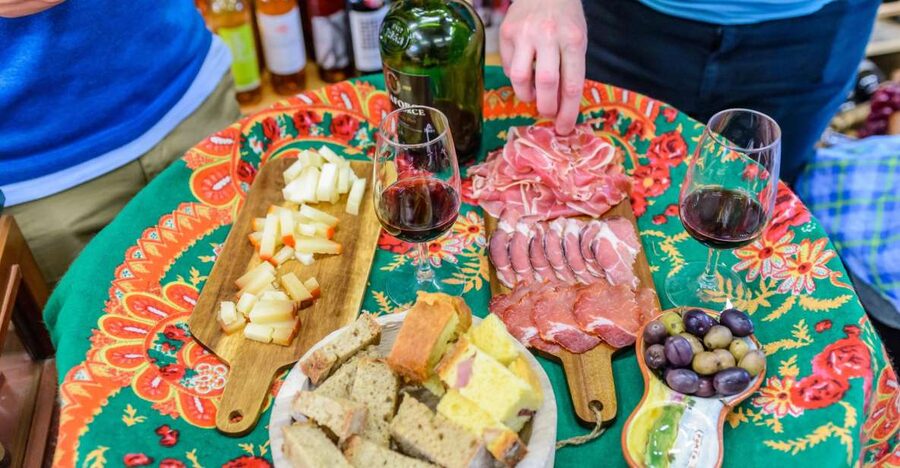 Porto: Delicious Food and Wine Walking Tour - Choosing three hours or four hours