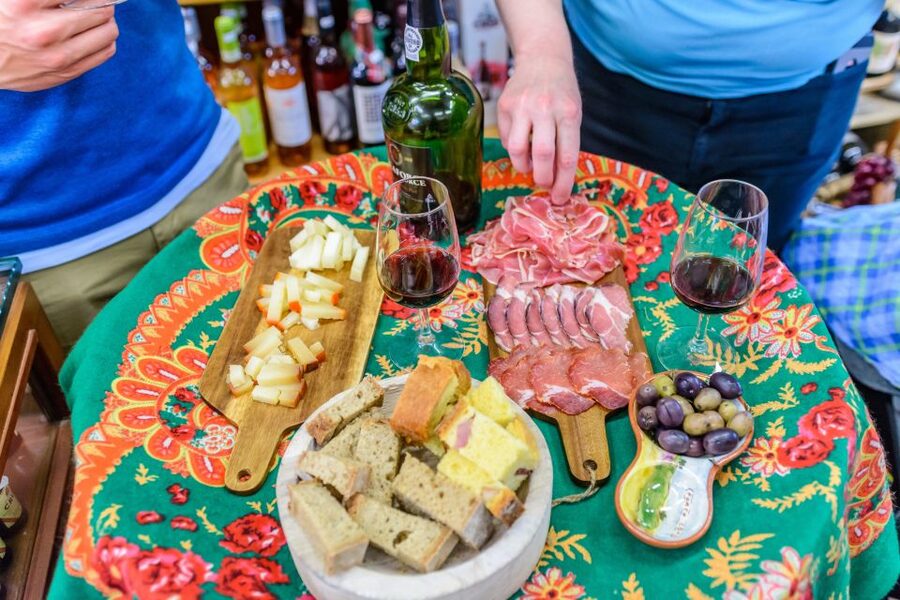 Porto: Delicious Food and Wine Walking Tour - Why the guide can make or break the day